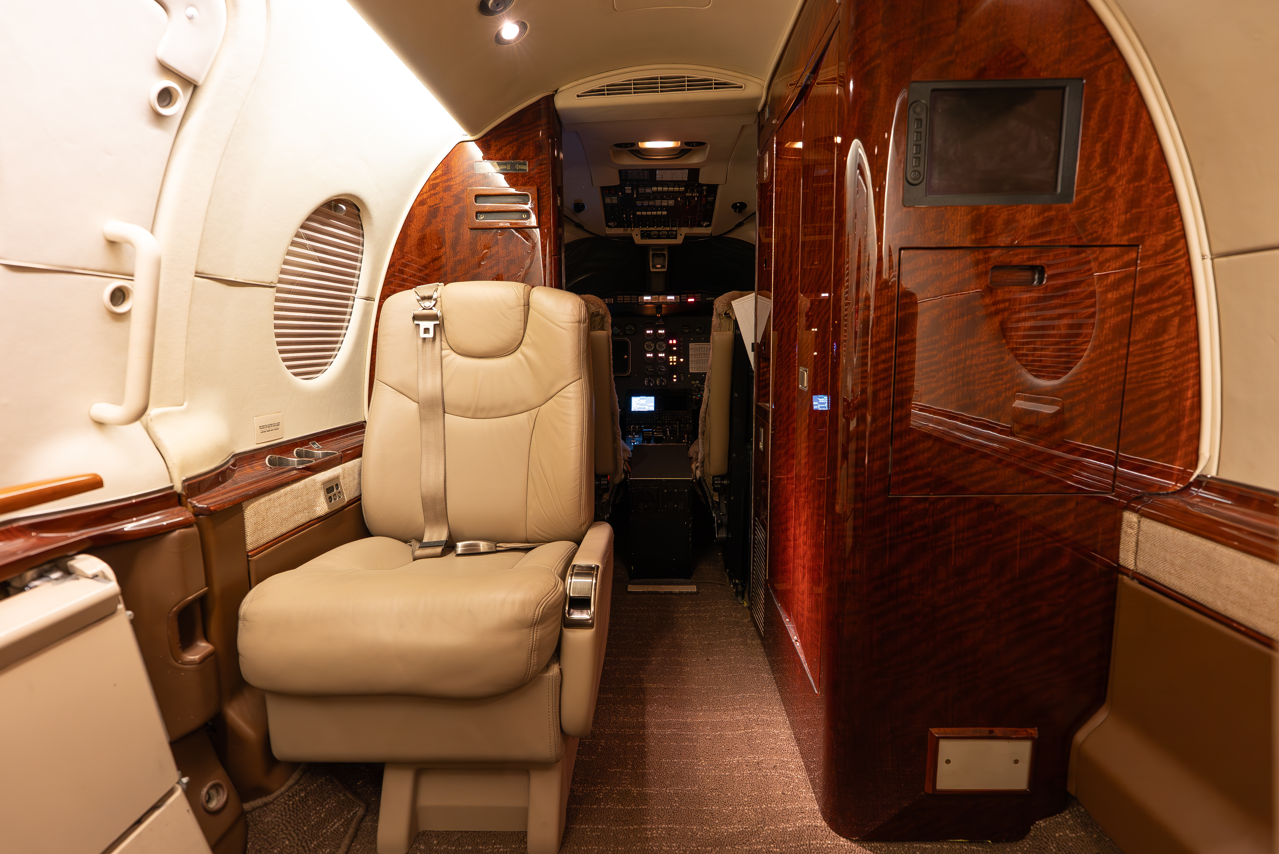 RK-475 INTERIOR2