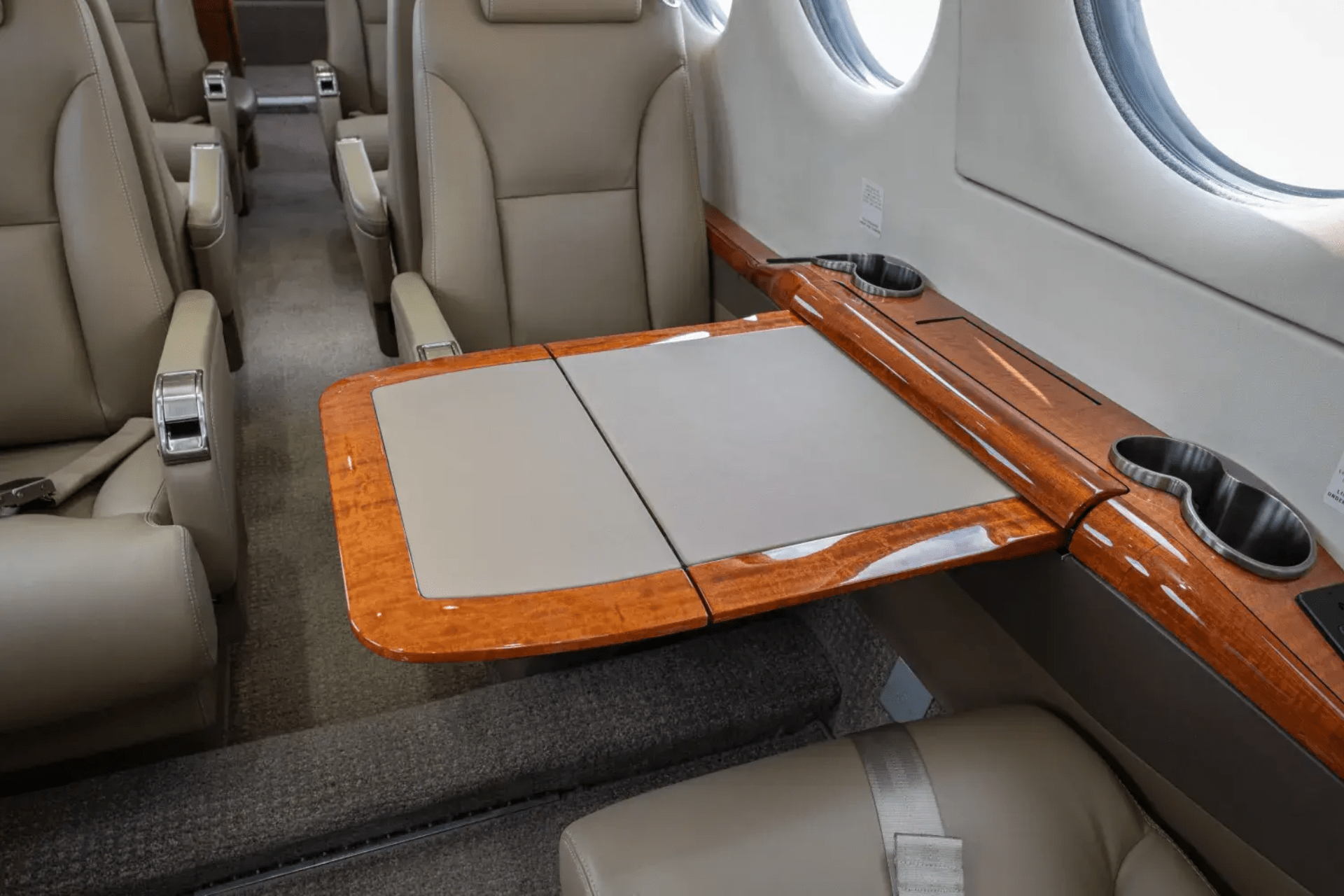 private jet brokers