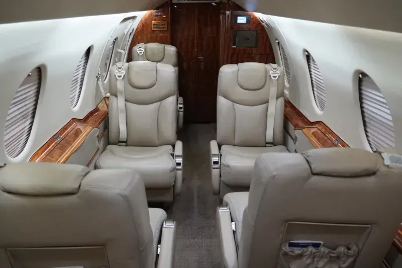 RK-381 interior1..