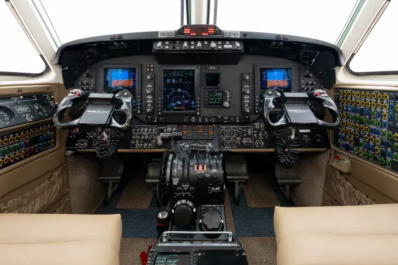 FL-1000 cockpit